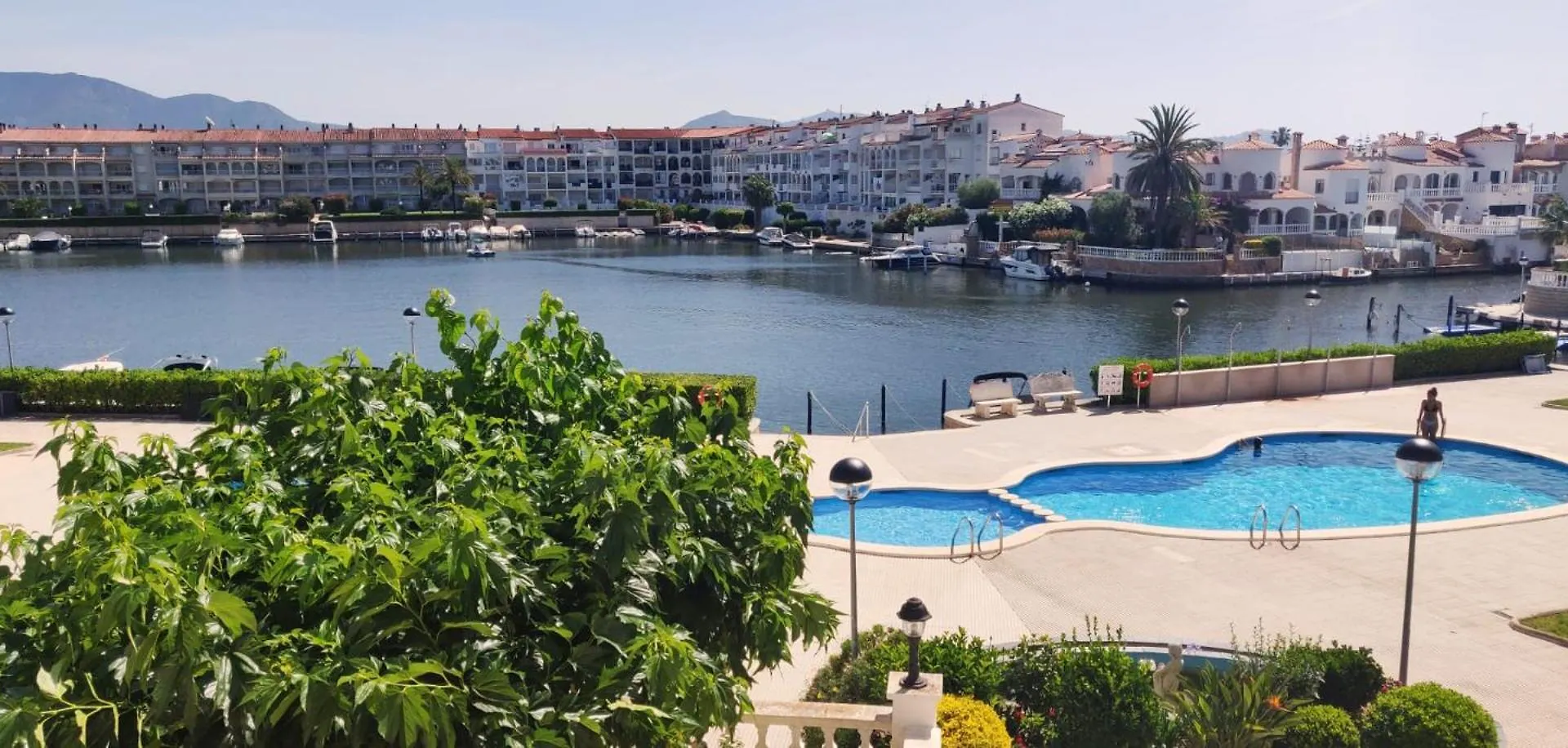 Magnifique Vue Piscine Et Canaux - Wifi Fibre Haut Debit Empuriabrava 0*,  Spain